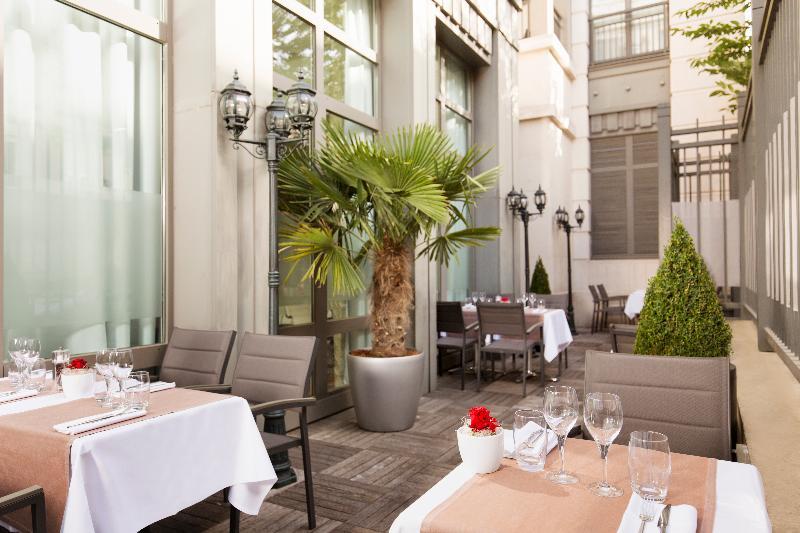 Relais Val D'europe 4*
